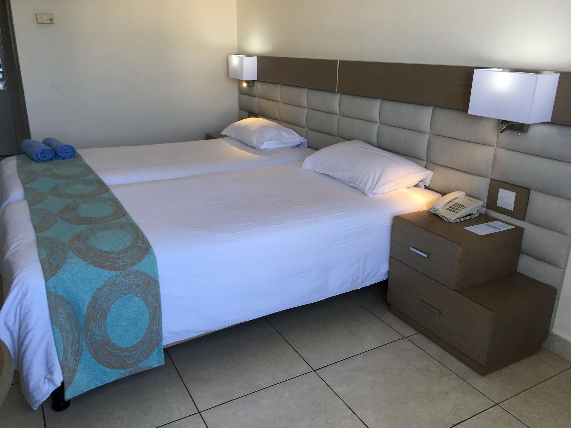 Avanti Hotel Paphos Kültér fotó