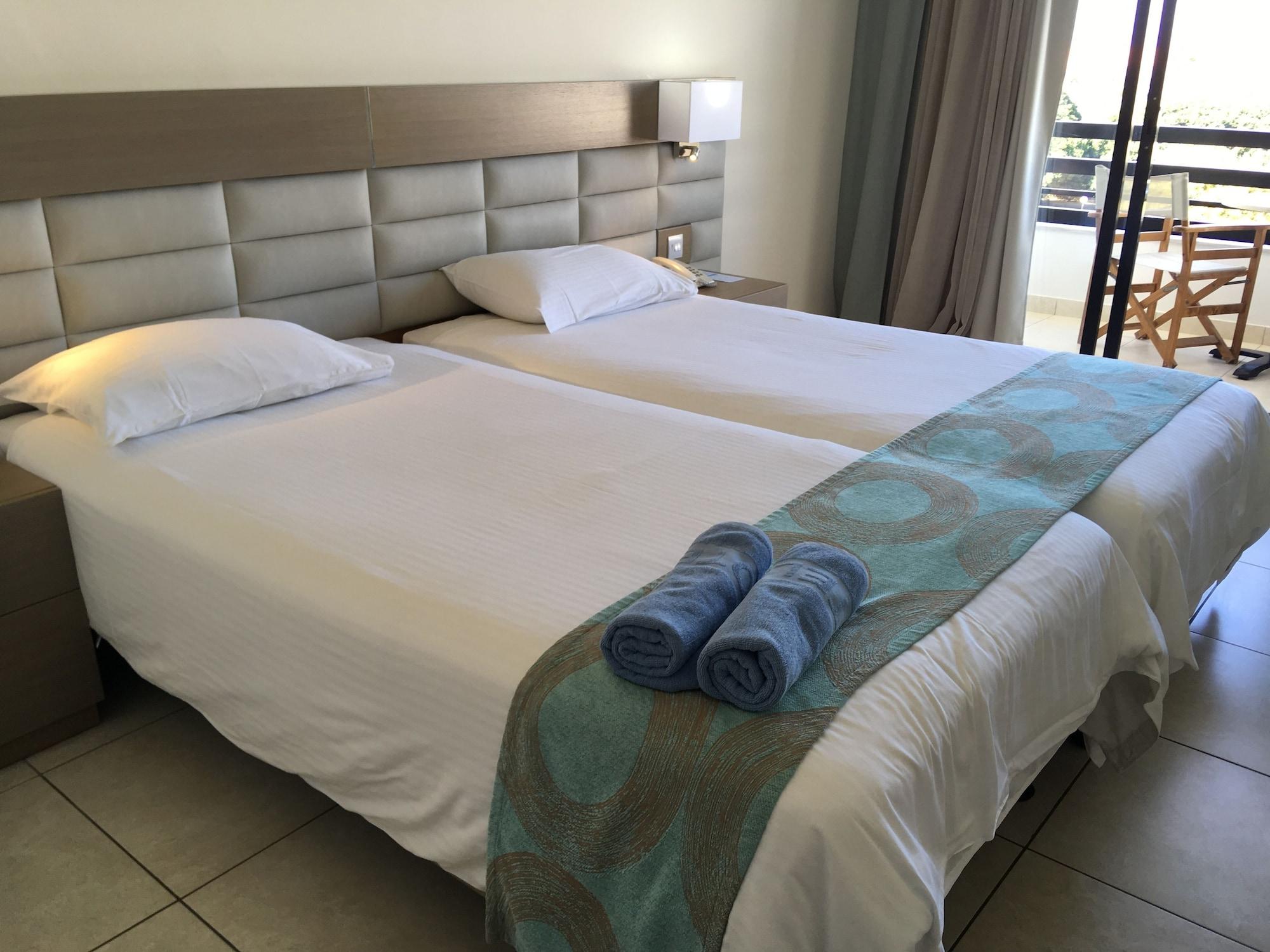 Avanti Hotel Paphos Kültér fotó
