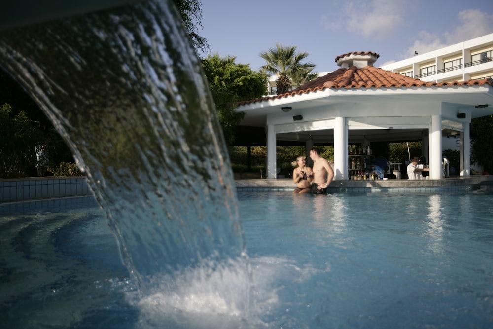 Avanti Hotel Paphos Kültér fotó